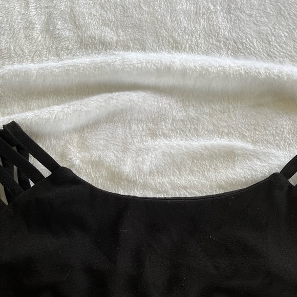 Black dress - Picture 4 of 10